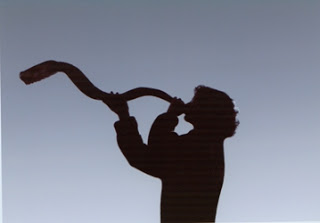 shofar woman